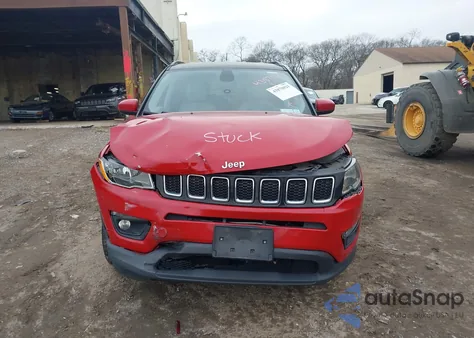 2018 Jeep Compass Latitude 4X4 z USA, uszkodzony, nr VIN 3C4NJDBBXJT167785